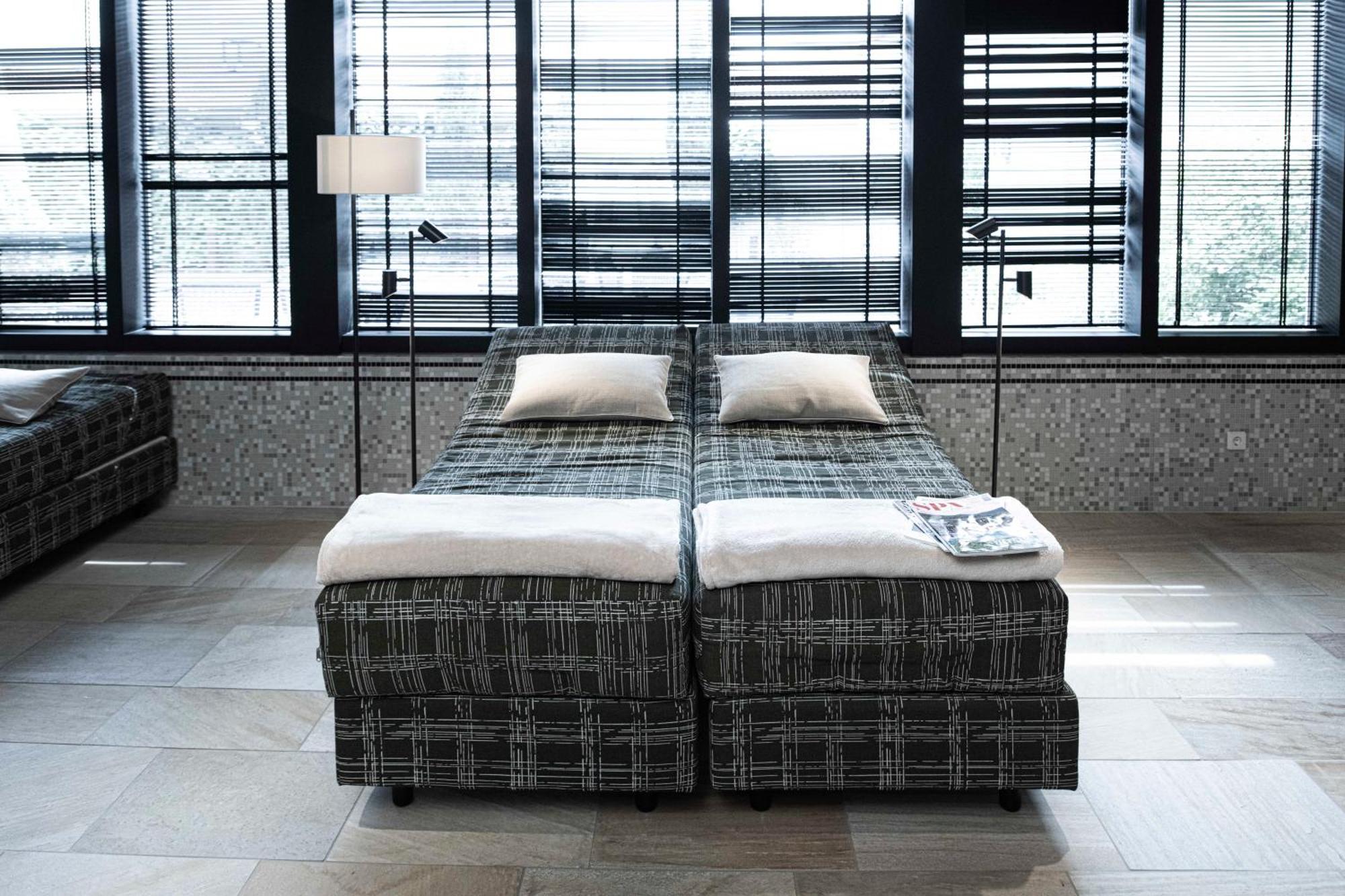 Hotel-Restaurant Erbprinz Ettlingen Exterior foto A modern waterbed