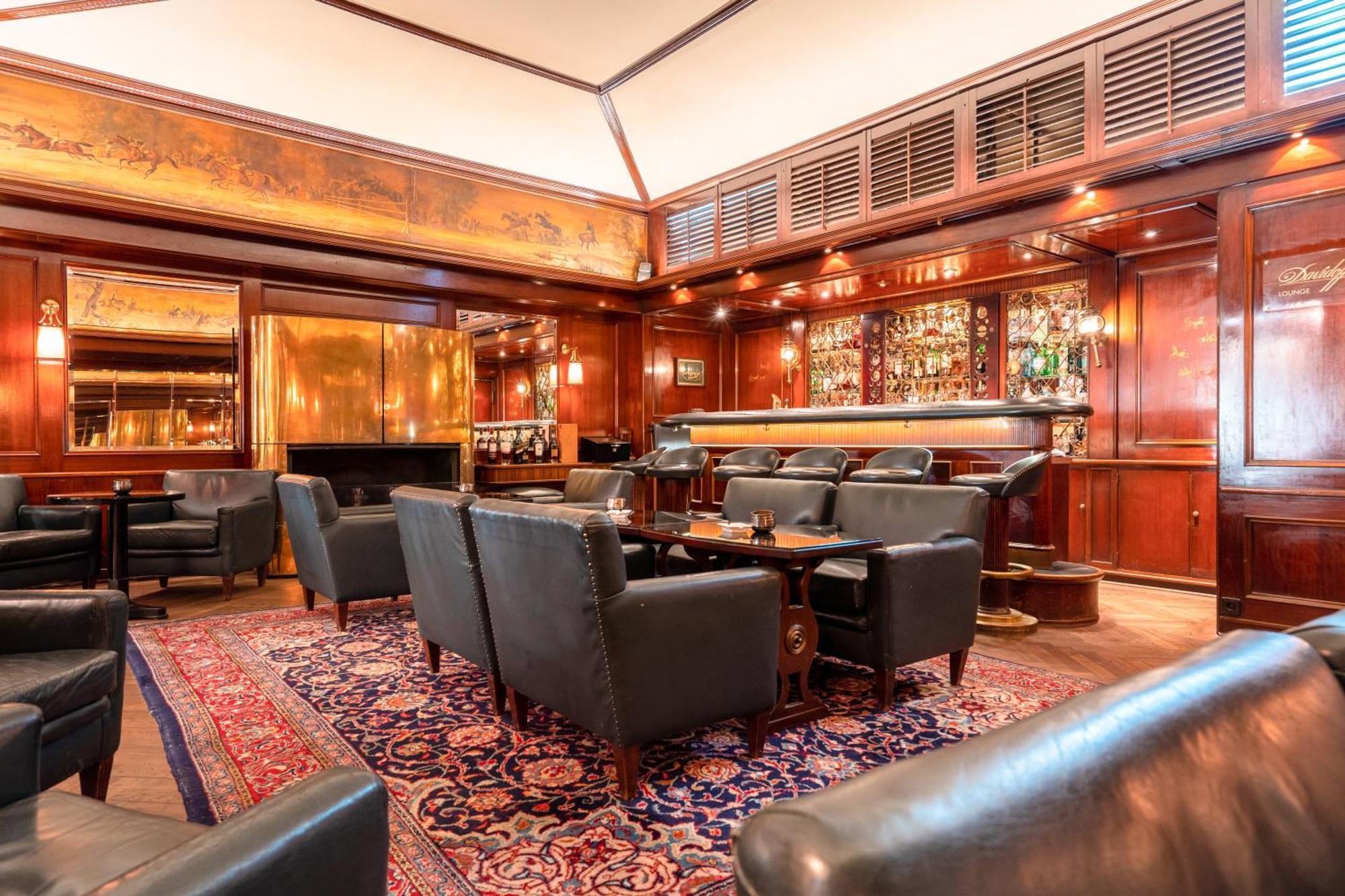 Hotel-Restaurant Erbprinz Ettlingen Exterior foto The bar at the St. Regis New York